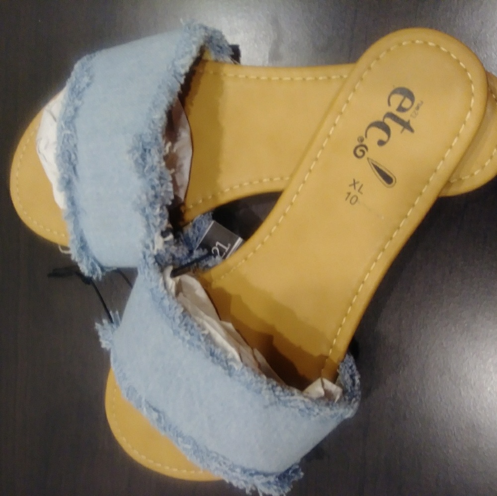 Women slip on denim flats